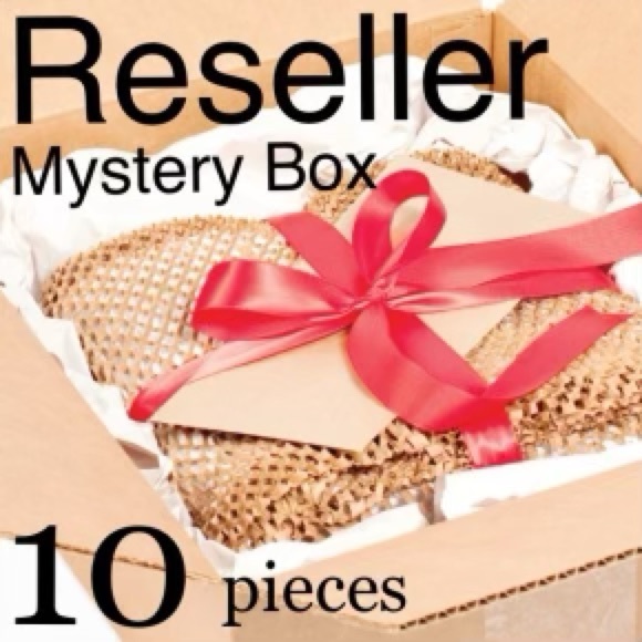 10-20 Unisex Piece Reseller Mystery Box - Picture 1 of 4